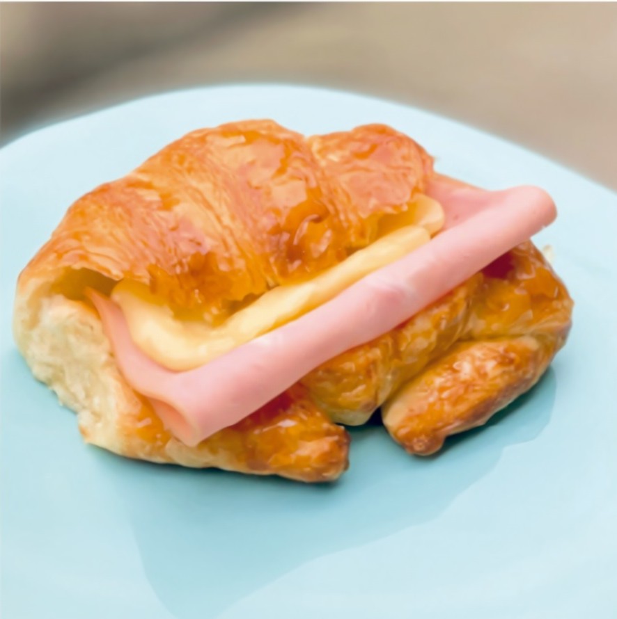 Medialunas con Jamón y Queso